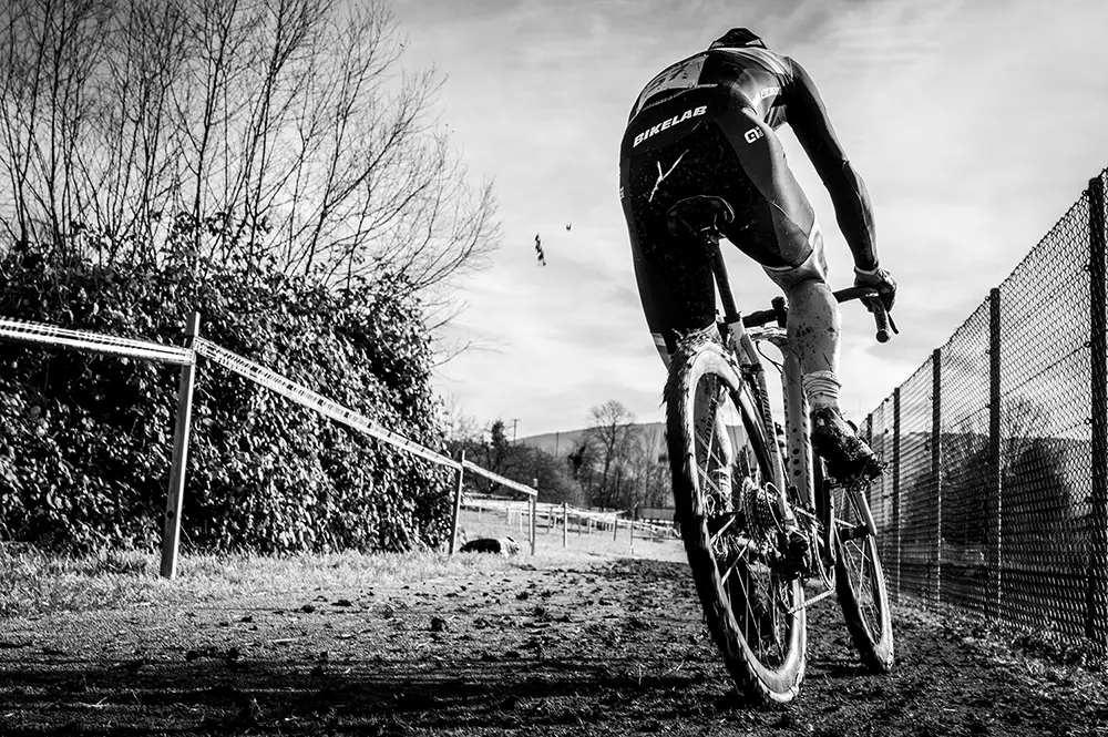 Ciclocross biciclette gara fango asfalto