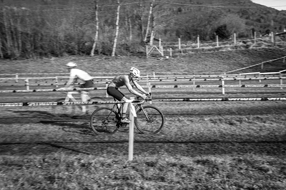 Ciclocross biciclette gara fango asfalto