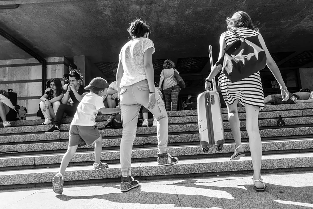 Stazione dei treni Venezia scalinata persone