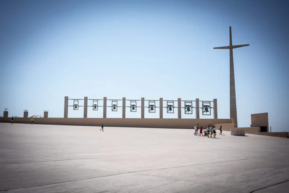 Padre Pio monumento croce campane
