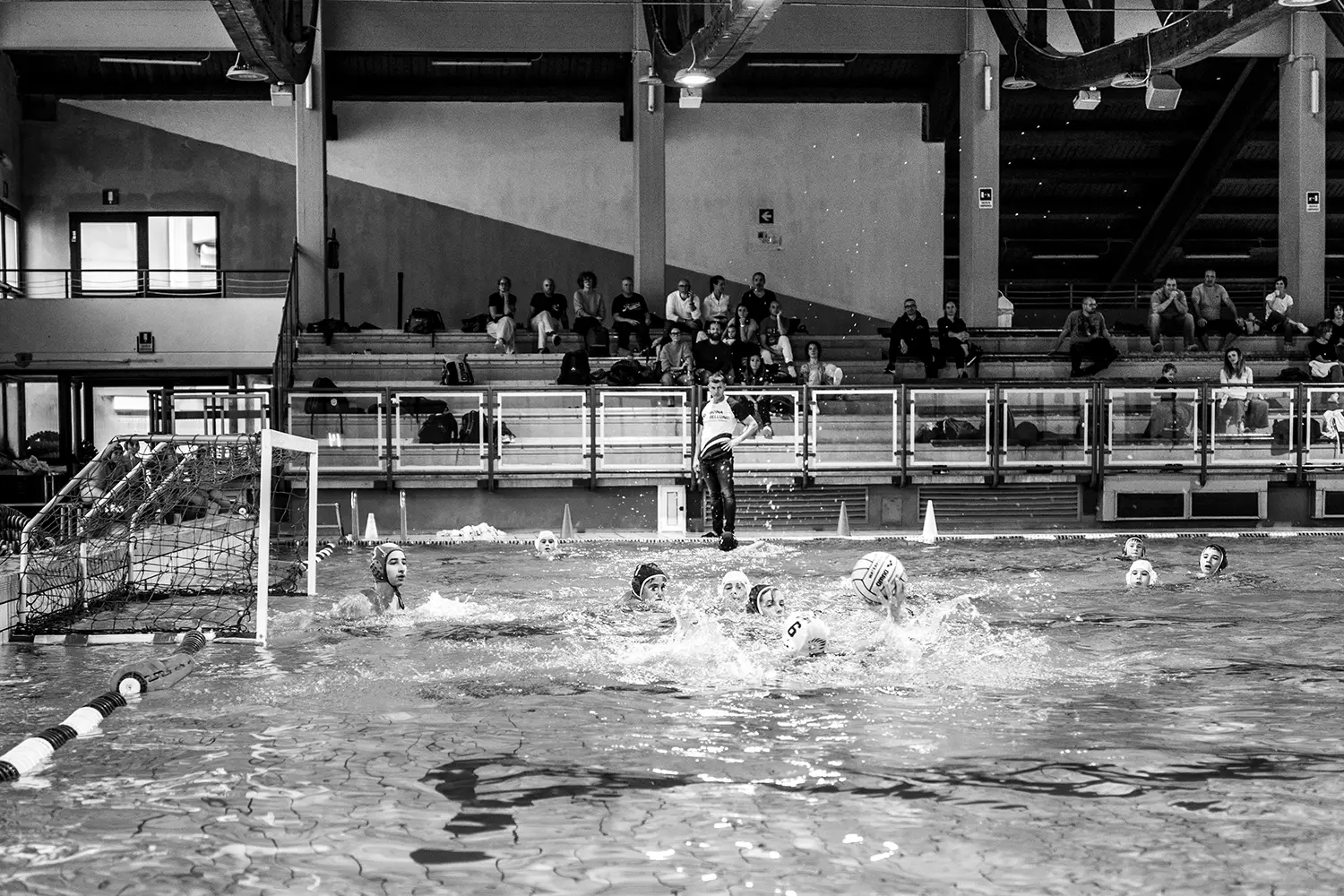 Pallanuoto gioco acqua azione tiro pallone coach schema